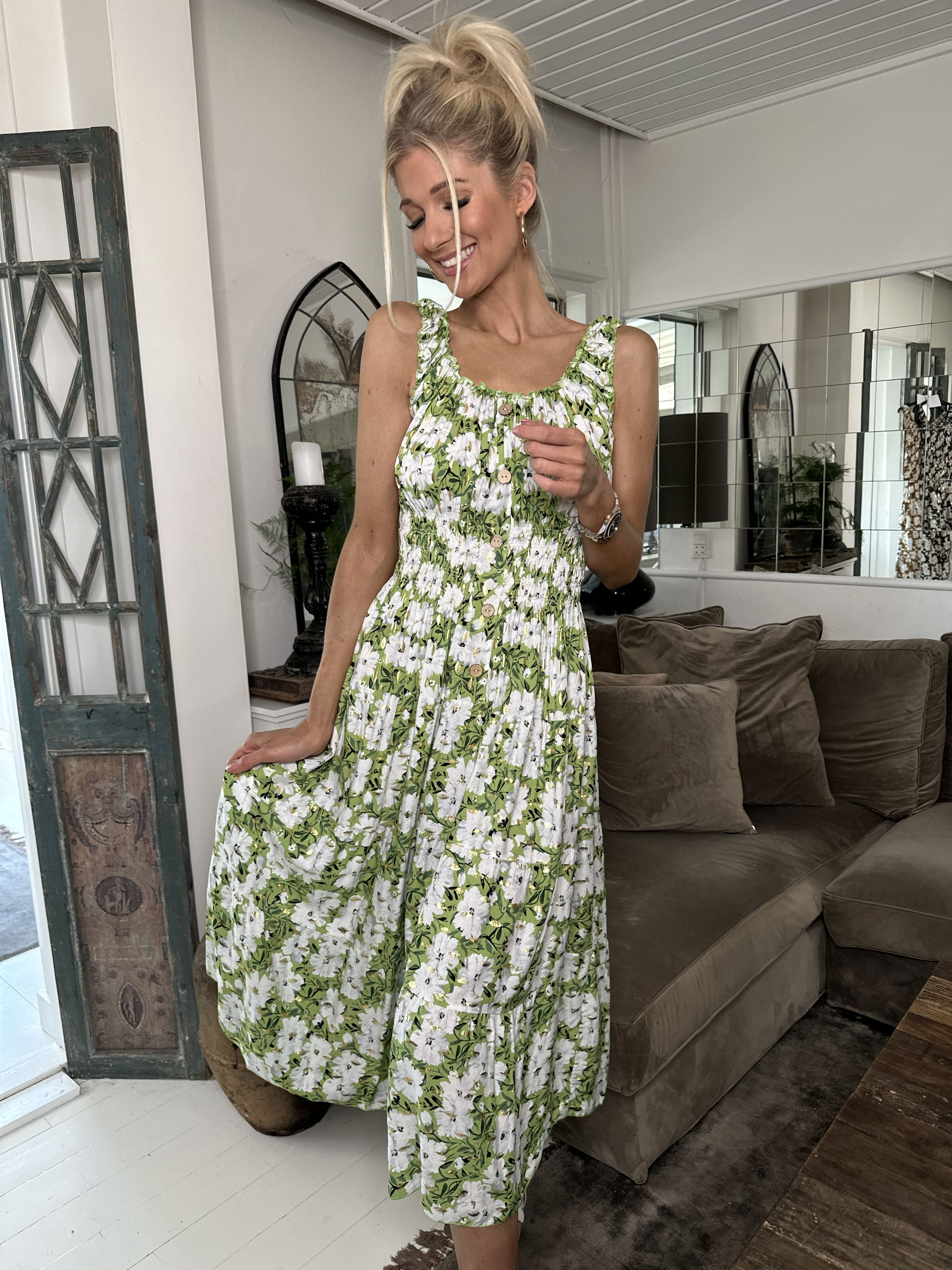 Alicia summer Short - Sød stropkjole med sommerblomster